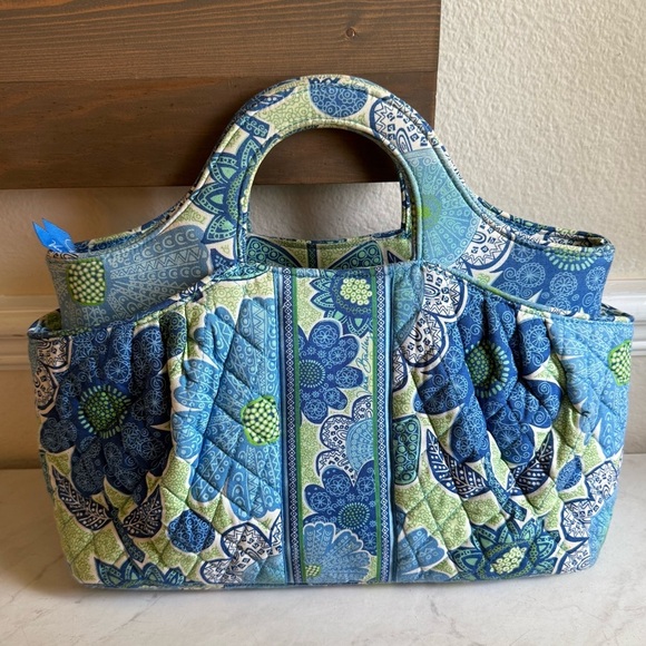 Vera Bradley Handbags - VERA BRADLEY Doodle Daisy Tote